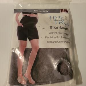 Time and Tru Maternity Small Bike Shorts